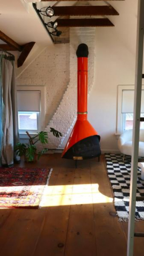Creative Private Attic 1br Suite